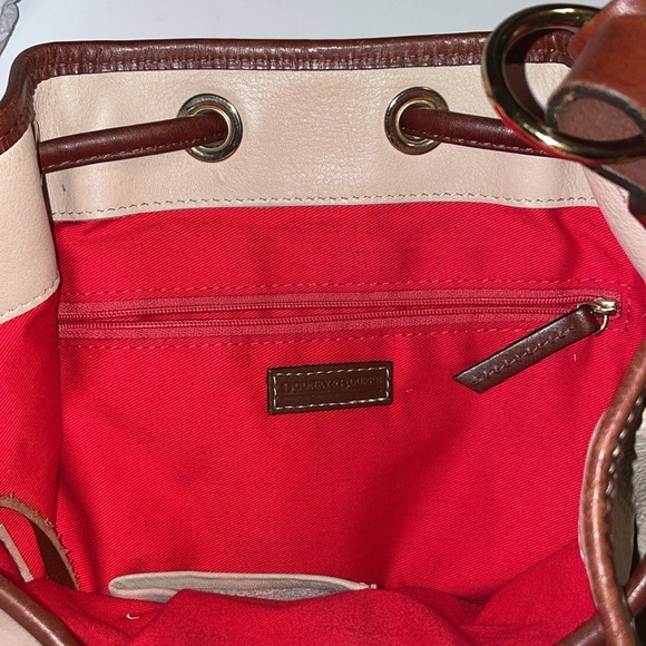 Dooney and Bourke leather tan purse - Picture 3 of 9